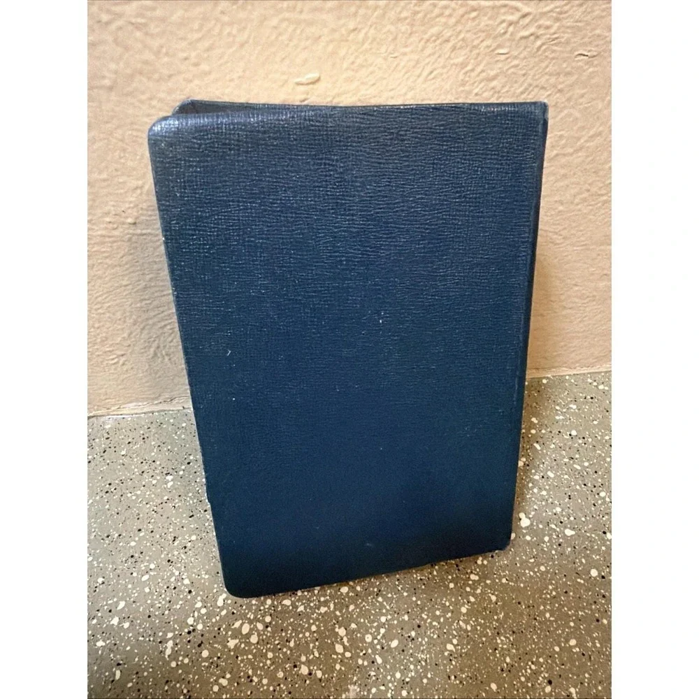 Vintage 1977 The Merck Manual 13th Edition Thumb‎ Index Hardcover